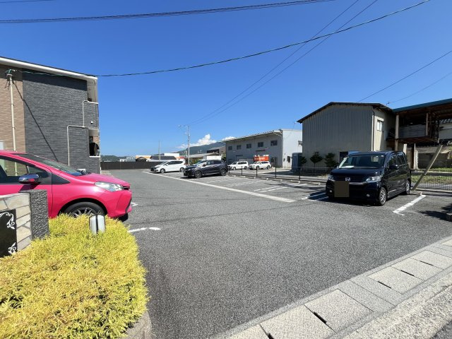 ブリーズの駐車場