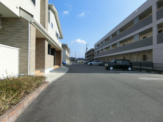 ウィット　ノーブル　Ｂの駐車場