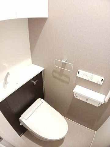 【トイレ】 | リジェ花田 | 落ち着いた色調のトイレです