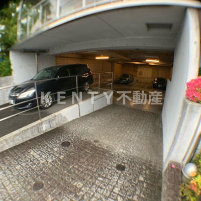 【駐車場】 | アールブラン久が原 | 車をお持ちの方に嬉しい駐車場付きの物件です
