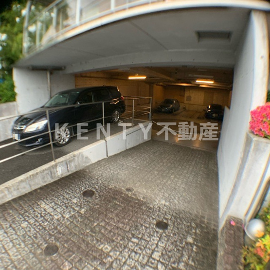 【駐車場】 | アールブラン久が原 | 車をお持ちの方に嬉しい駐車場付きの物件です