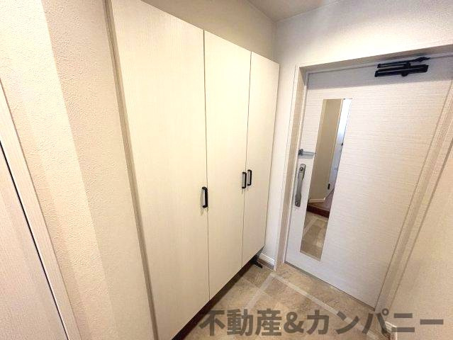エイルマンション岩崎プレジデンスの内装|玄関収納です