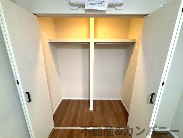 エイルマンション岩崎プレジデンスの収納|間接照明で中で中が見やすい収納スペースです