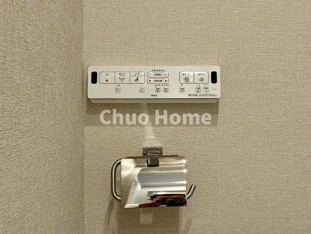 越中島三丁目ハイツ3号棟の内装|【ウォシュレット】清潔に使いたいお手洗いには最適な設備です。もちろんウォームレットも標準装備です。