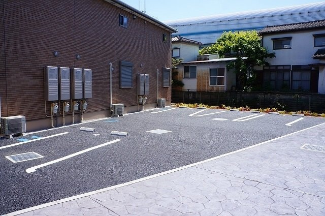 コロレ・プリムヴェール弐番館の駐車場|駐車場があります