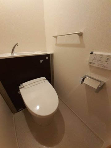ヴァンソレイユのトイレ|清潔感のあるトイレです