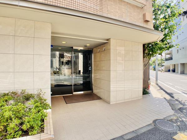 柳原池上マンションのエントランス|落ち着いたエントランスです