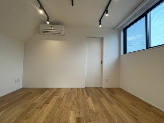 アピチェ池上の居間・リビング|こちらのリビングで趣味の時間をお楽しみください