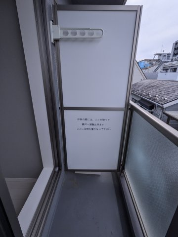 ブロッサムテラス池上のバルコニー|暖かな日差しのふりそそぐバルコニー