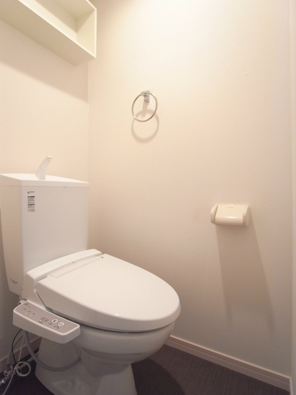 リブリ・クイーンフラワーのトイレ|清潔感のあるトイレです