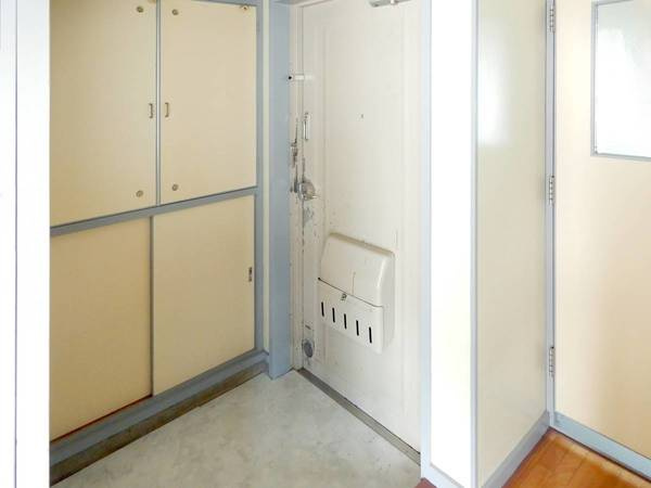 ビレッジハウス上尾向原4号棟の玄関|ビレッジハウスの同一物件・同一タイプの間取りの写真です