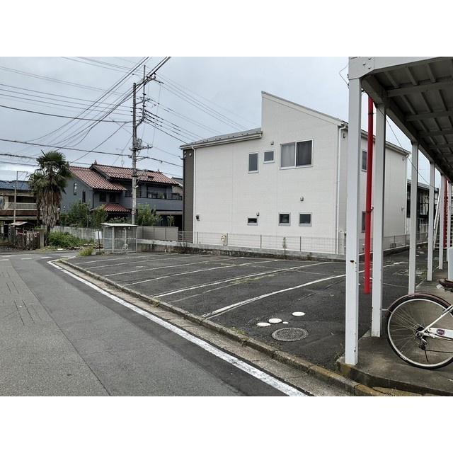 大野ハイツの駐車場|車をお持ちの方に嬉しい駐車場付きの物件です