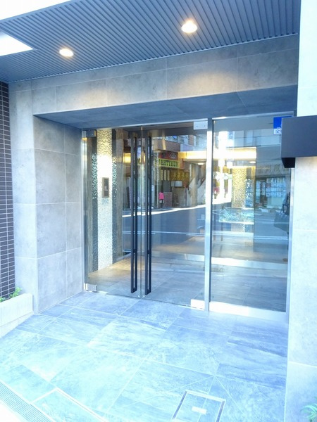 リヴシティ西川口参番館のエントランス|建物の内部です