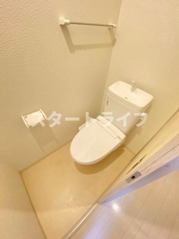 大阪市東淀川区西淡路４丁目の賃貸マンションのトイレ