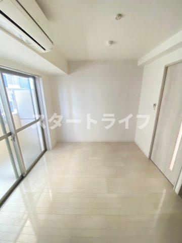 大阪市東淀川区西淡路４丁目の賃貸マンションの寝室
