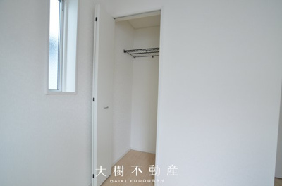 【洋室】 | 海老名市浜田町  新築戸建て　全１棟【仲介手数料無料】 | 2階　洋室3（5.0帖）クローゼット