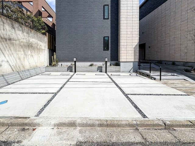 Ｃｏｍｉｃｈｉ浦和元町の駐車場|駐車場に車を止められます