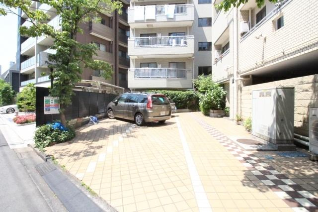 【駐車場】