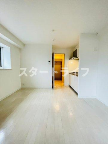 大阪市東淀川区西淡路４丁目の賃貸マンションの居間・リビング