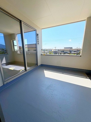 【バルコニー】 | ☆☆☆新築分譲　いわき市平赤井２期　限定１棟－①！！長期優良住宅！！ | 人気のインナーバルコニー！