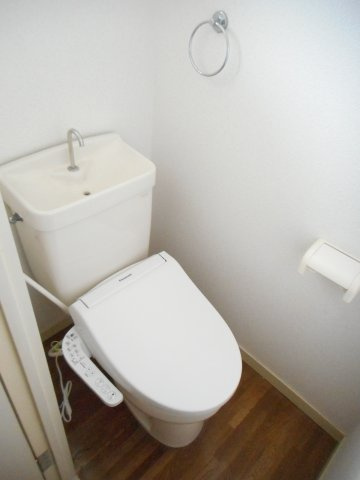 エステートピアサイドのトイレ|落ち着いたトイレです