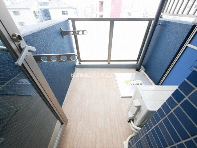 プレサンス谷町九丁目駅前のバルコニー