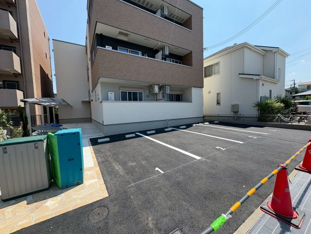 フジパレス宝塚小林Ⅲ番館の駐車場