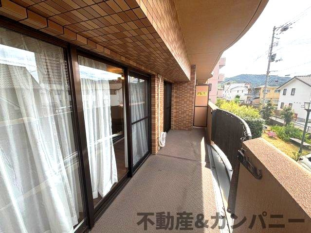 サントノーレ石手のバルコニー|開放的で明るい空間を演出してくれるバルコニーです