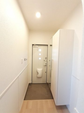 ヴィヴァーチェ上地の玄関