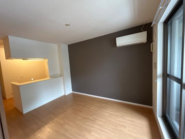 ロイヤルヒルズⅡの居間・リビング|リビング