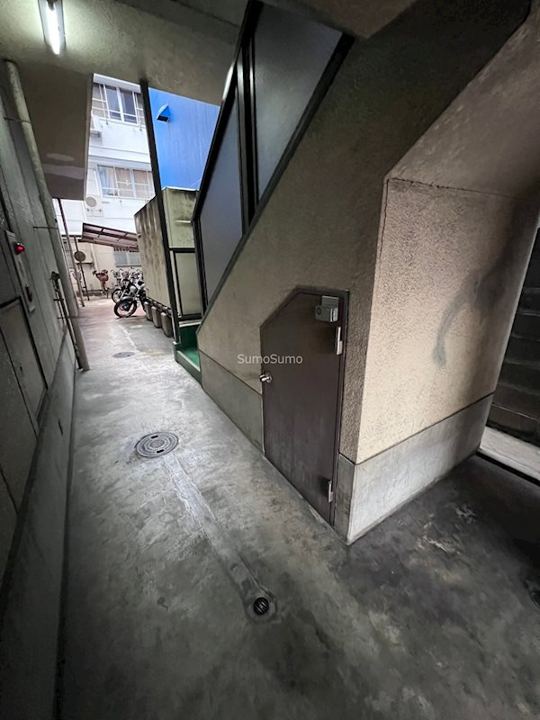 第三難波マンションのロビー