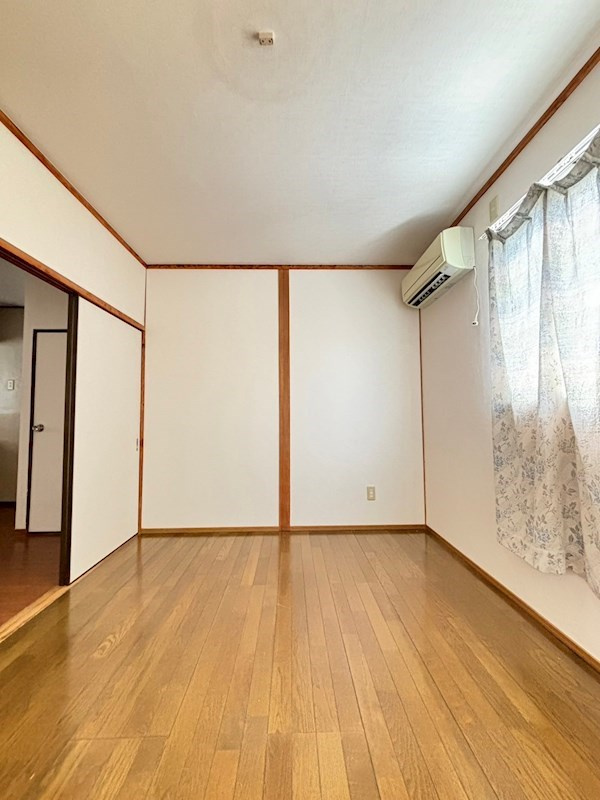 渡辺マンションの居間・リビング