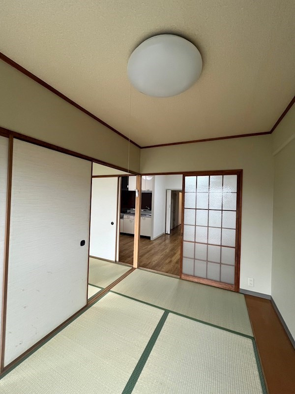 神戸湊町スカイハイツの和室