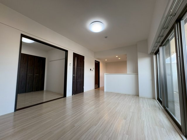 Casa・Fioreの内装|おしゃれな居間です
