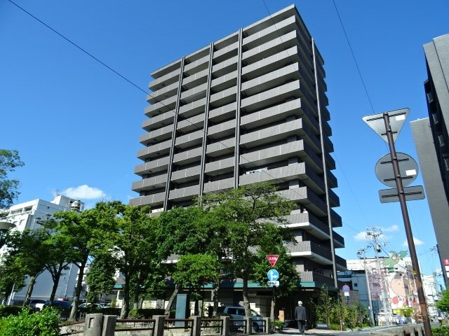 アルファステイツ西川緑道公園の外観