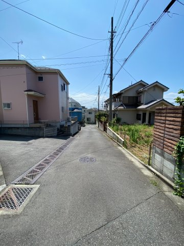 【前面道路含む現地写真】 | 川越市豊田町二丁目　新築戸建