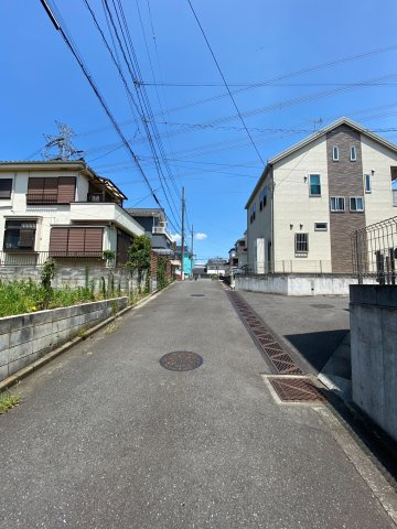 【前面道路含む現地写真】 | 川越市豊田町二丁目　新築戸建