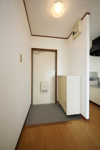 スカイマンション岡田の玄関
