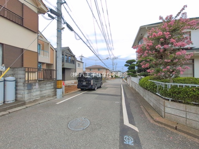 祝成約　八王子市　椚田町　新築戸建ての前面道路含む現地写真|～仲介手数料無料☆八王子ひなた不動産～八王子市椚田町　新築戸建て