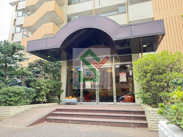 大関山ハイツのエントランス