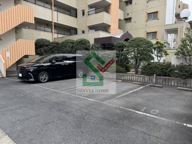大関山ハイツの駐車場