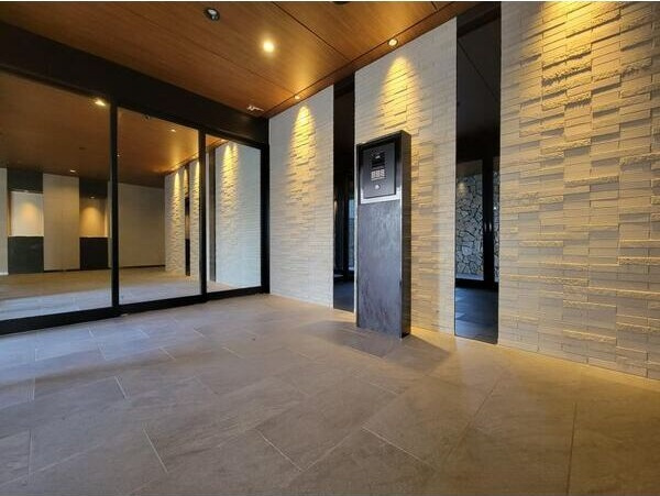 Louis Residence 天王寺町北のロビー