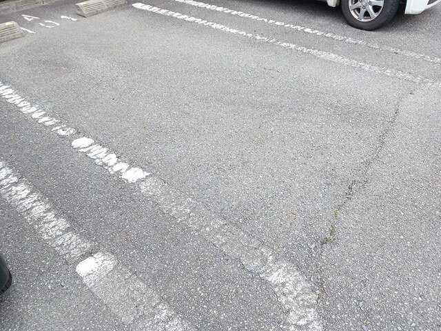 メゾンプラースⅠの駐車場