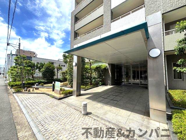 グランディアパークウェスト|エントランスです