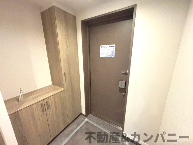 グランディアパークウェストの玄関|L字型の玄関収納です