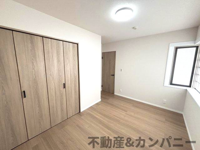 グランディアパークウェストの洋室|コンパクトで使いやすい洋室です