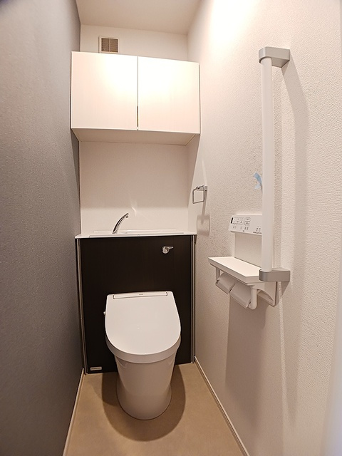 茅ヶ崎市松林１丁目のアパートのトイレ