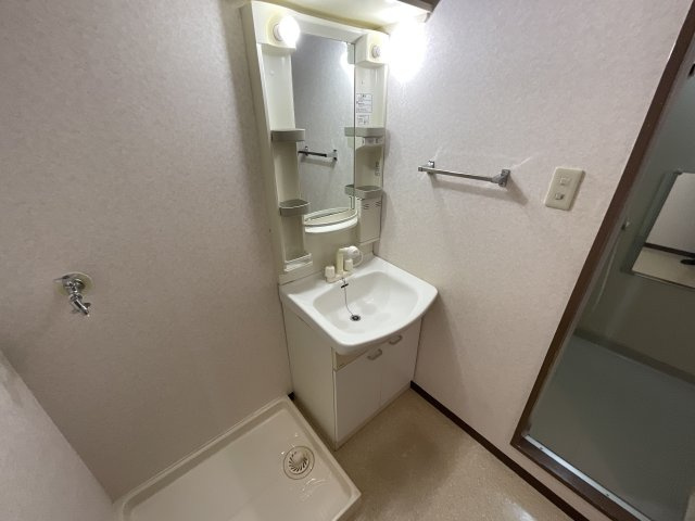【洗面所】 | リバーコート三田 | ゆったりとスペースのある洗面所