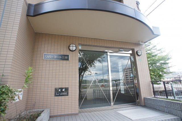 【エントランス】 | リバーコート三田 | 建物の内部です