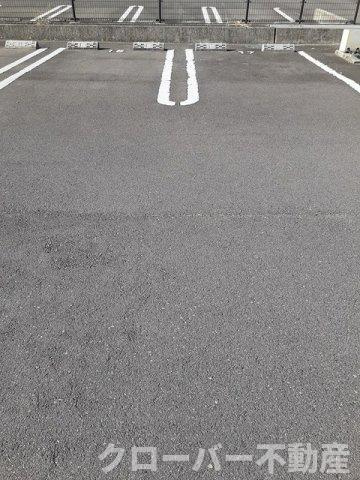 ルーベル柞原　Ⅱの駐車場
